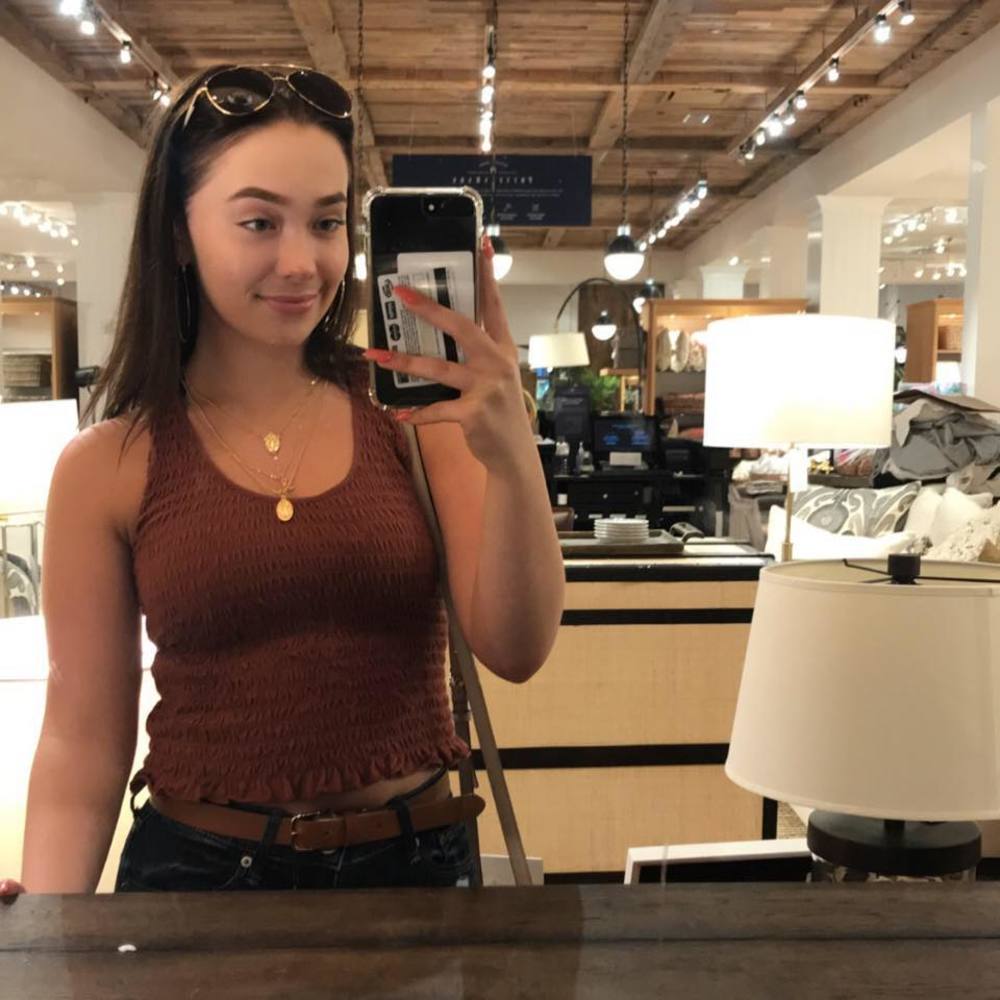 Meet your Posher, Brooke